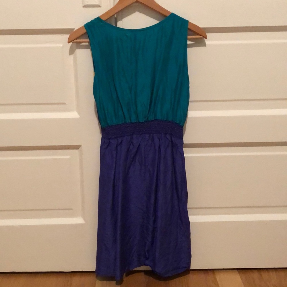 Colorblock dress - Picture 2 of 3